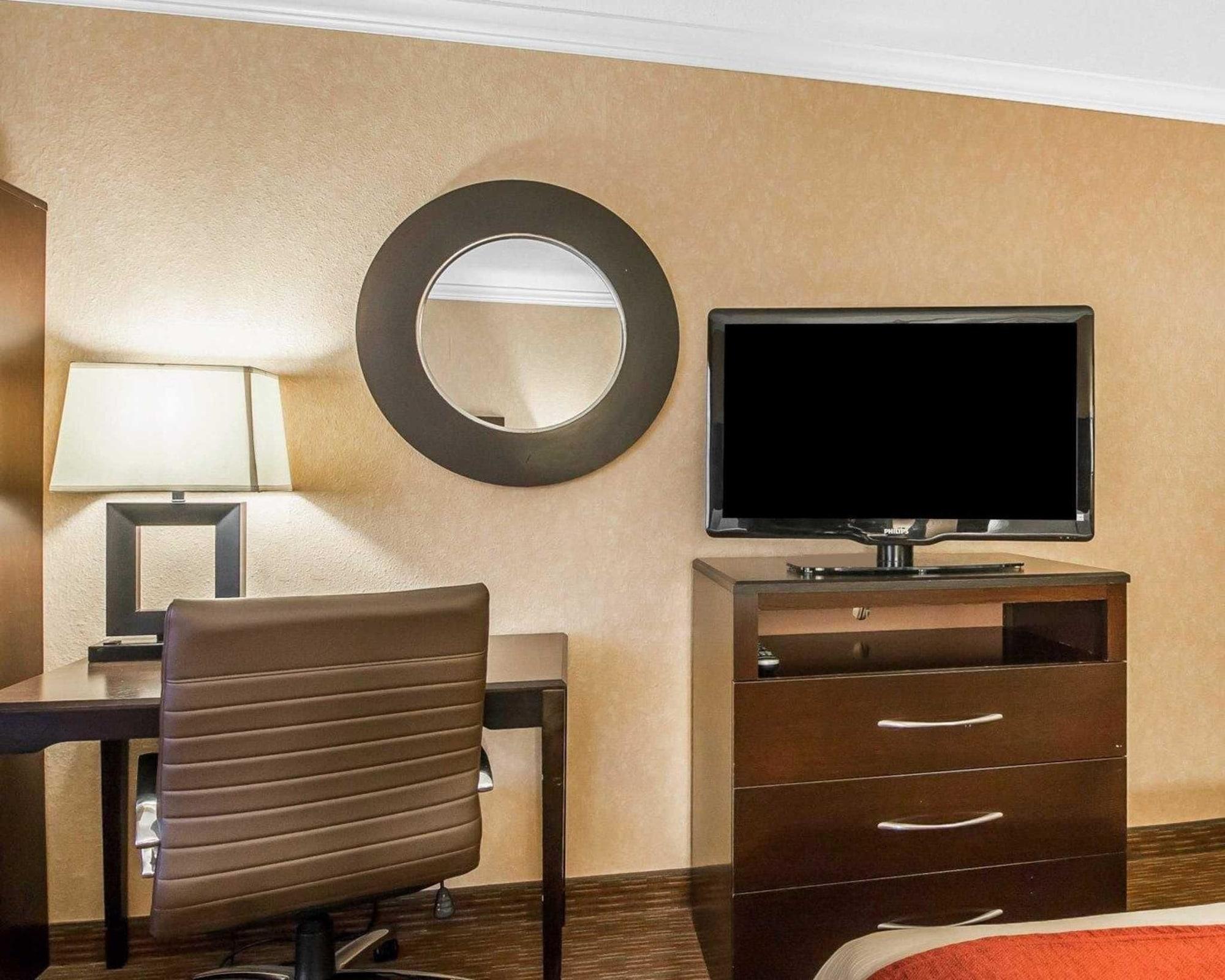 Comfort Inn Columbia Gorge Даллес Экстерьер фото