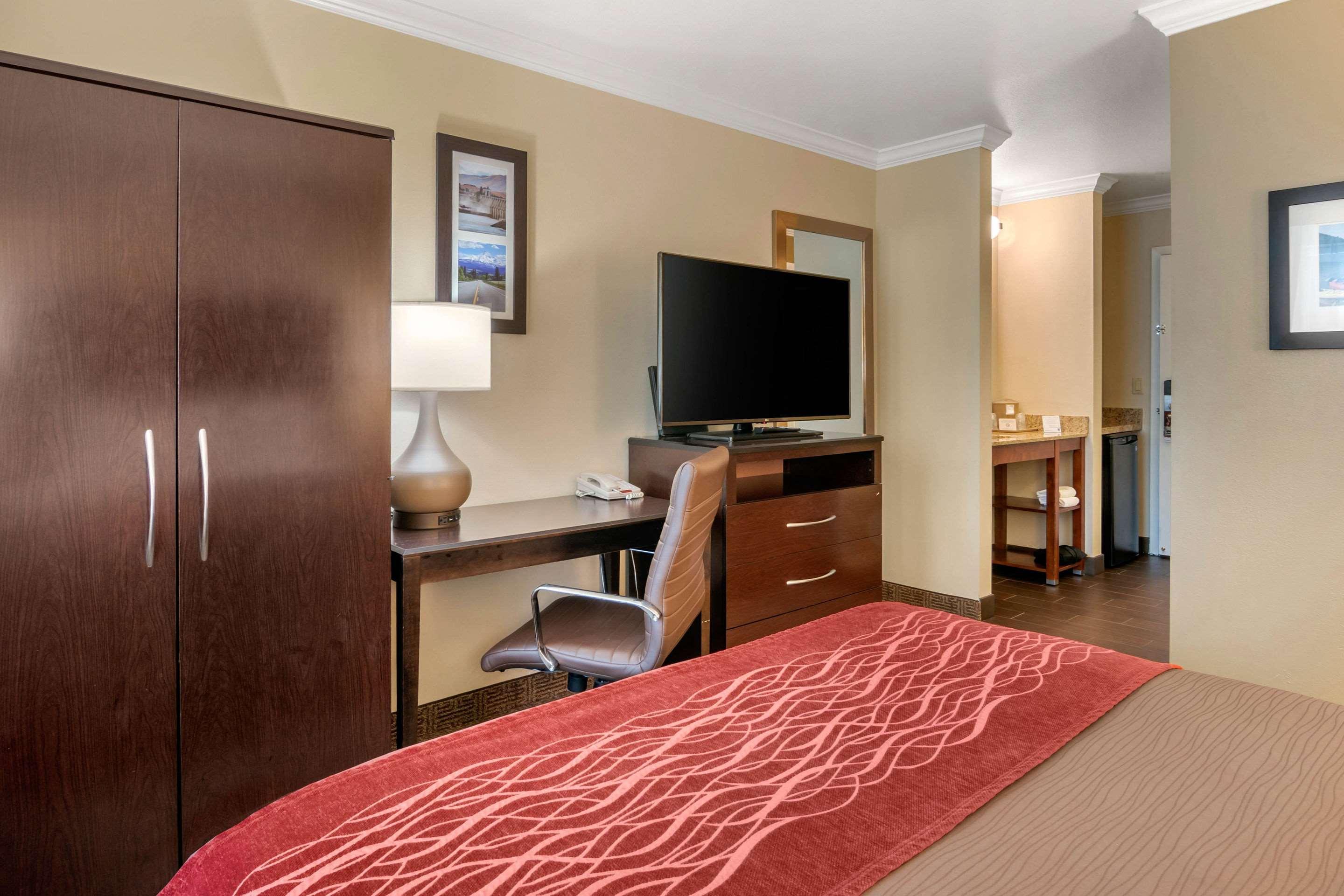 Comfort Inn Columbia Gorge Даллес Экстерьер фото