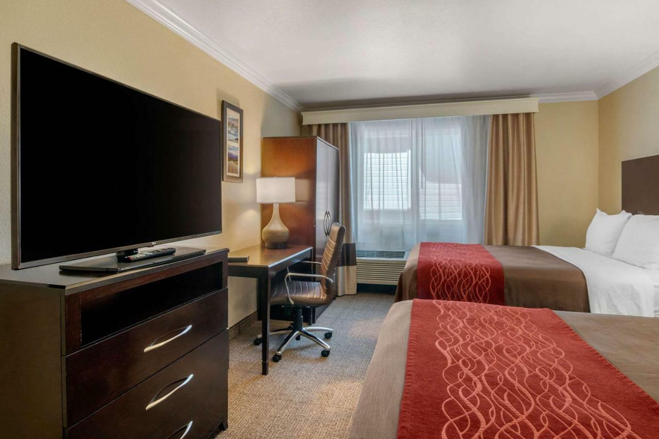 Comfort Inn Columbia Gorge Даллес Экстерьер фото
