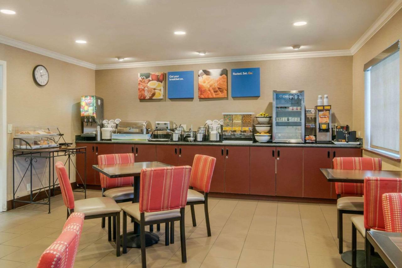 Comfort Inn Columbia Gorge Даллес Экстерьер фото